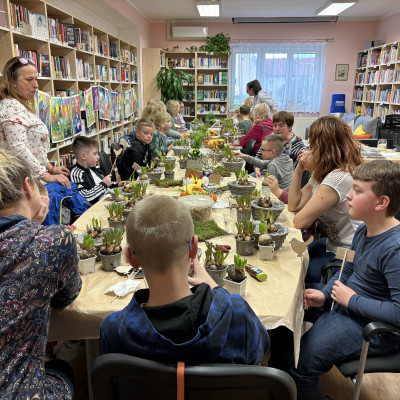 Vítání jara v knihovně s hudbou a tvořením